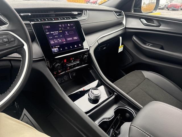 new 2025 Jeep Grand Cherokee car, priced at $45,835