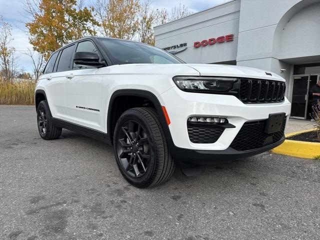 new 2025 Jeep Grand Cherokee car, priced at $51,015