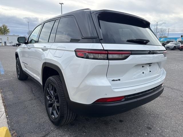 new 2025 Jeep Grand Cherokee car, priced at $51,015