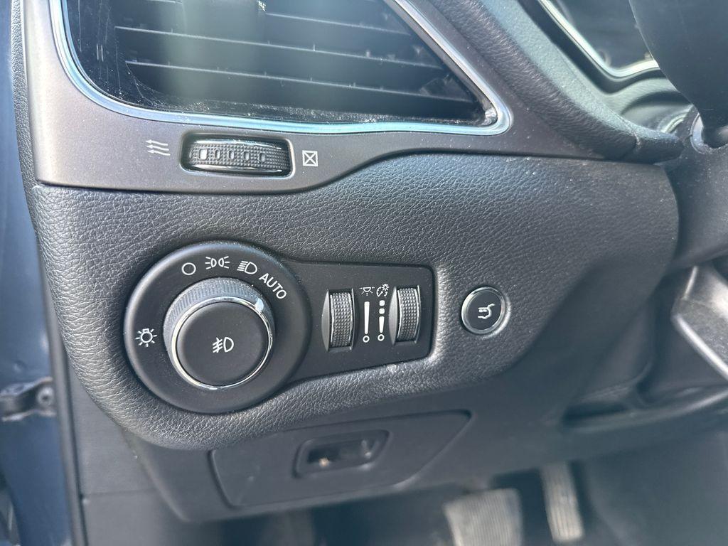 used 2021 Jeep Cherokee car, priced at $20,785