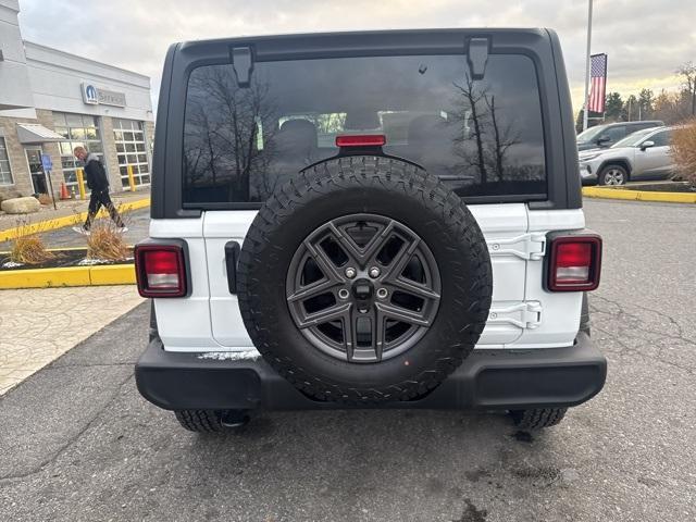 new 2026 Jeep Wrangler car, priced at $45,422