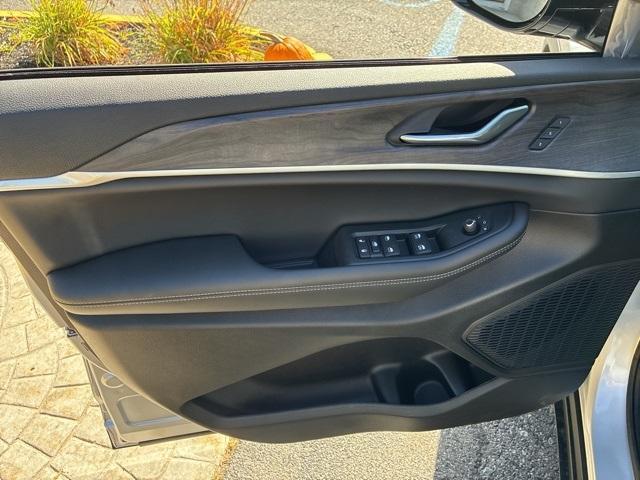 new 2025 Jeep Grand Cherokee car, priced at $46,475