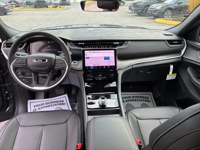 new 2025 Jeep Grand Cherokee car, priced at $51,533