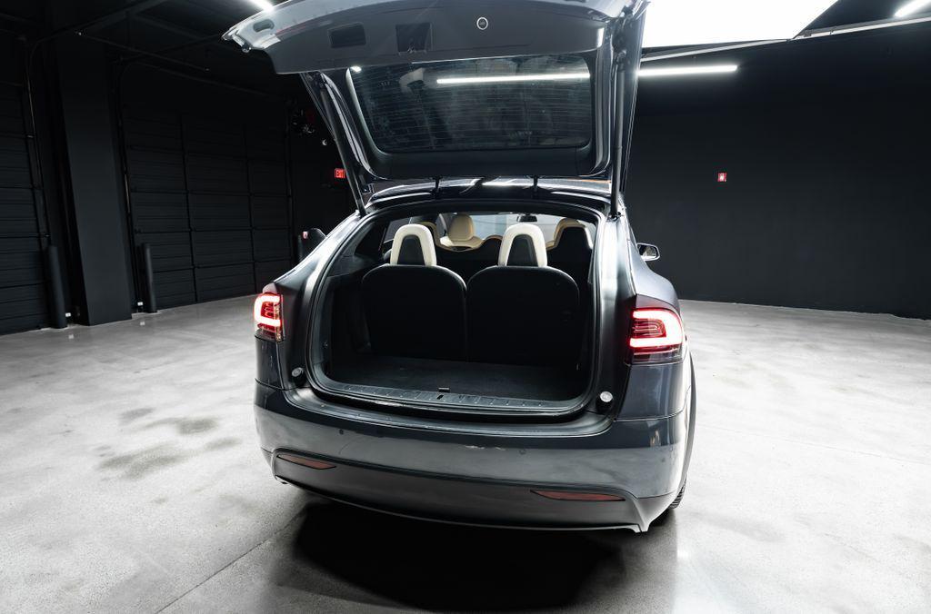 Tesla Model X view 44