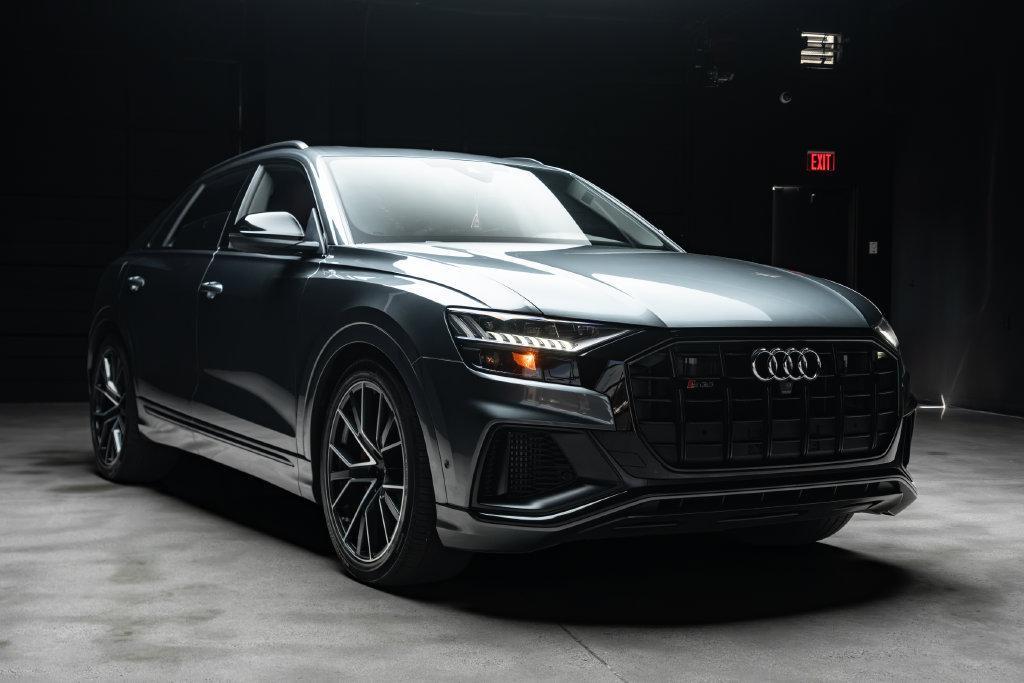 Audi SQ8 view 9