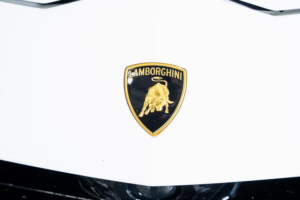 used 2024 Lamborghini Urus car, priced at $299,999