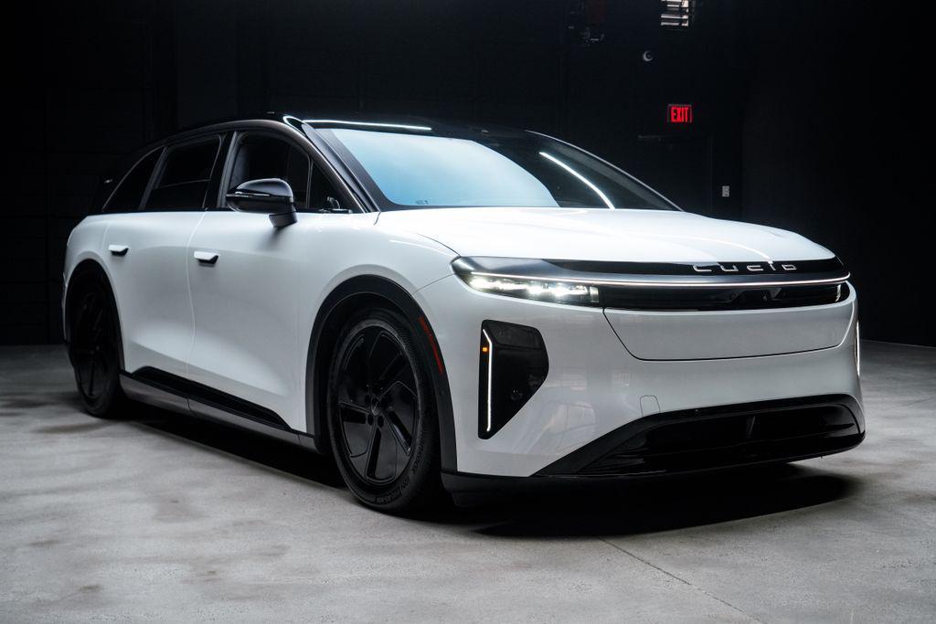 used 2026 Lucid Gravity car, priced at $79,393