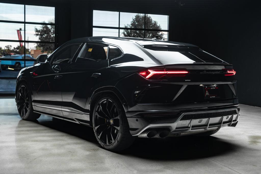 used 2020 Lamborghini Urus car, priced at $171,393