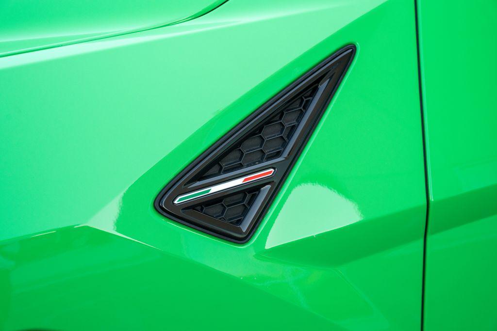 used 2023 Lamborghini Urus car, priced at $299,999