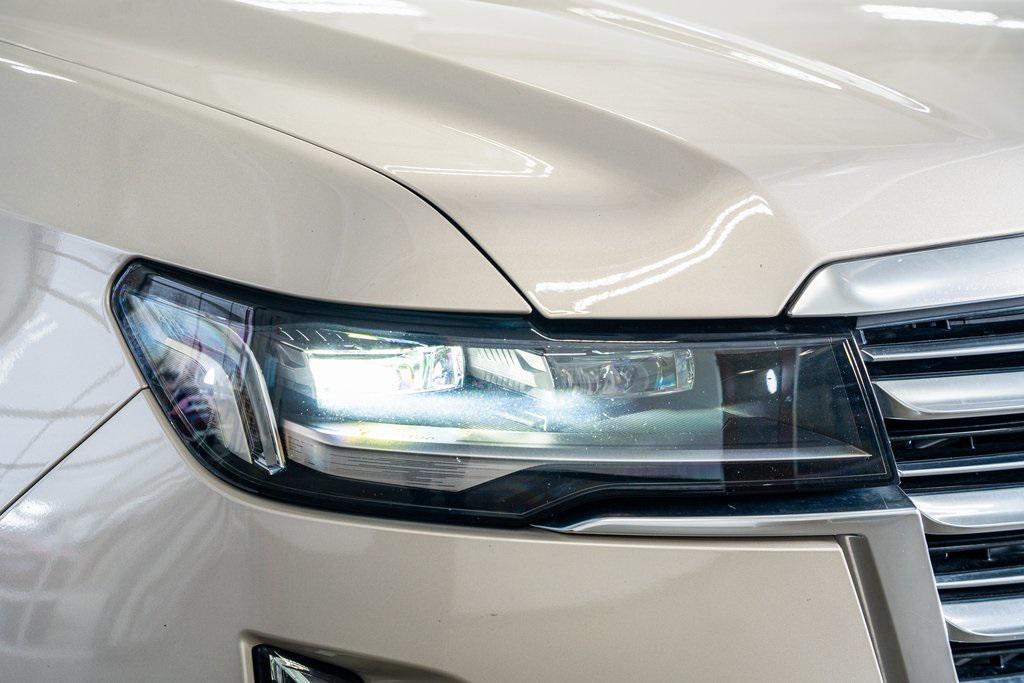 used 2021 Cadillac Escalade ESV car, priced at $55,999