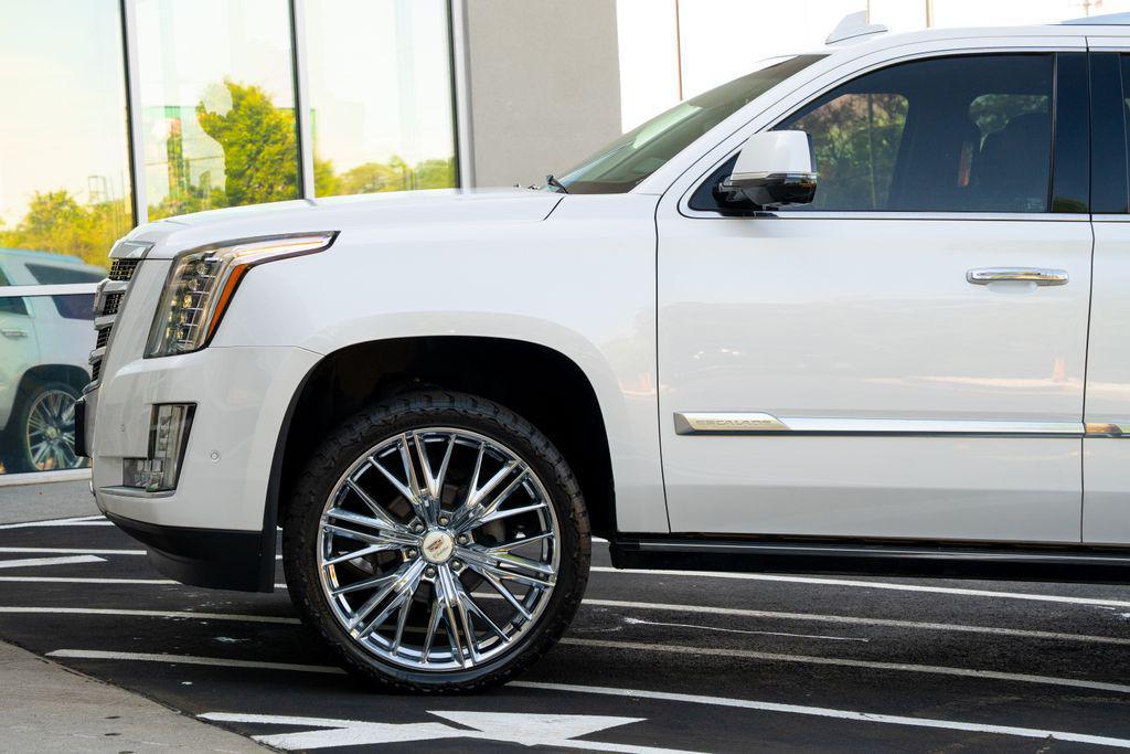 used 2017 Cadillac Escalade car, priced at $23,999