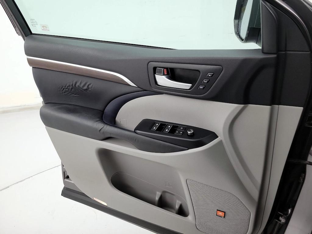 used 2015 Toyota Highlander car, priced at $24,998