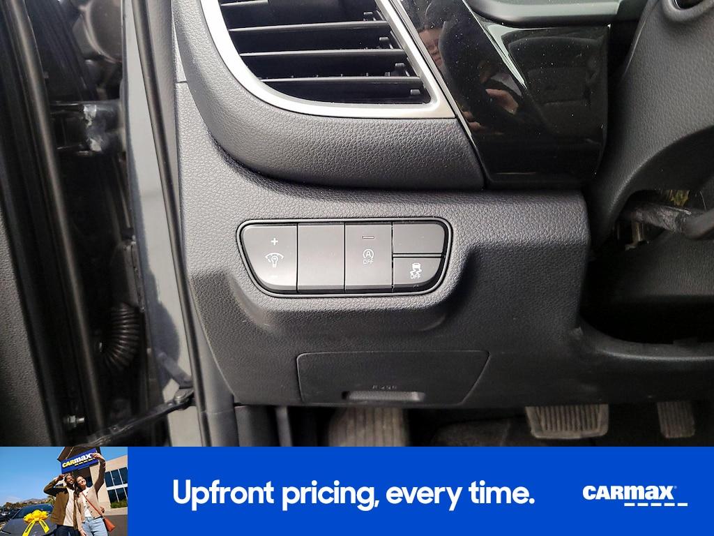 used 2025 Kia Seltos car, priced at $22,998