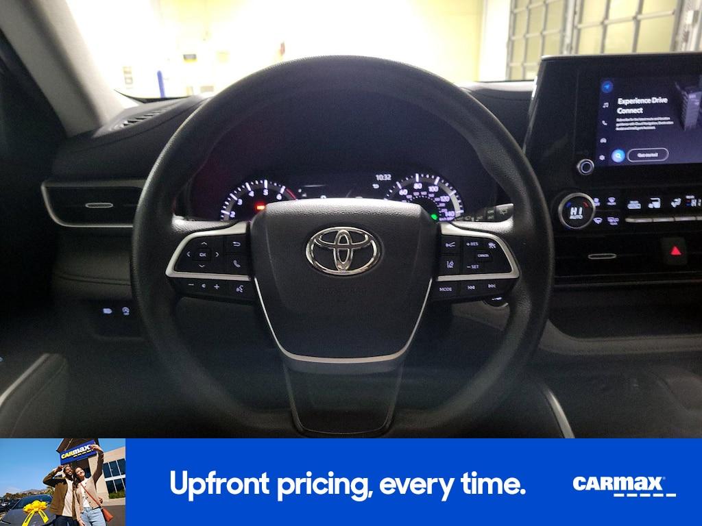used 2023 Toyota Highlander car, priced at $28,998