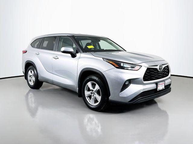 used 2023 Toyota Highlander car, priced at $32,639