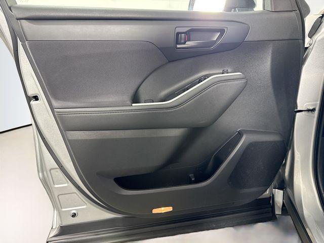 used 2023 Toyota Highlander car, priced at $32,639