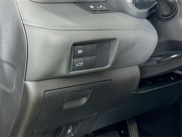 used 2021 Toyota Highlander car, priced at $33,044