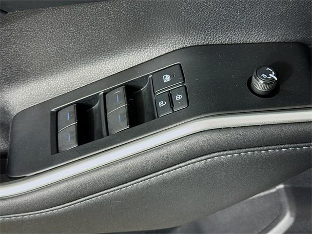 used 2021 Toyota Highlander car, priced at $33,044