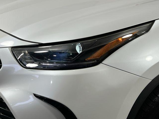 used 2023 Toyota Highlander car, priced at $43,044
