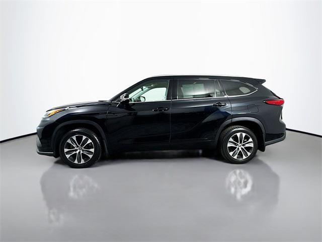 used 2021 Toyota Highlander car, priced at $31,344