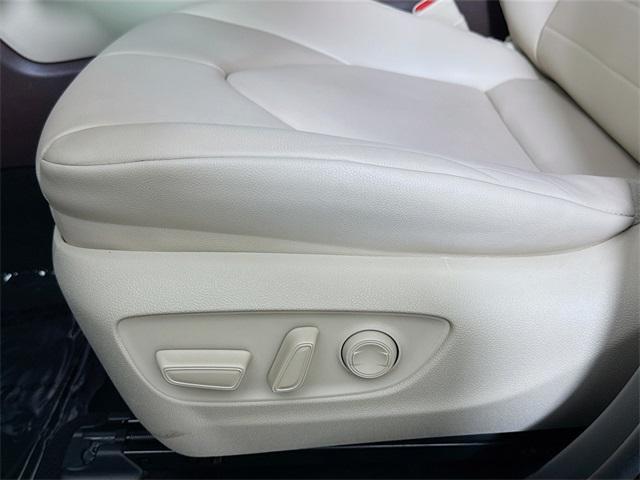 used 2021 Toyota Highlander car, priced at $31,344