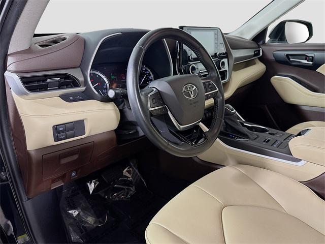 used 2021 Toyota Highlander car, priced at $31,344