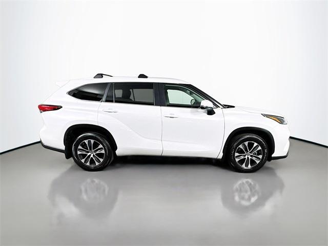 used 2023 Toyota Highlander car, priced at $39,344