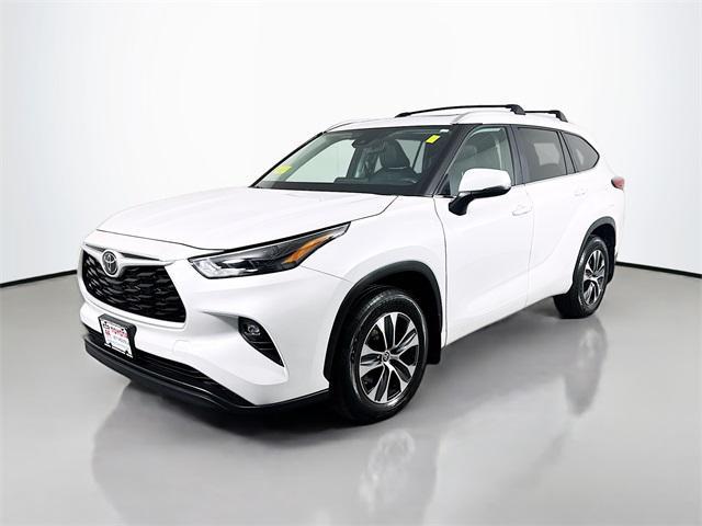 used 2023 Toyota Highlander car, priced at $39,344