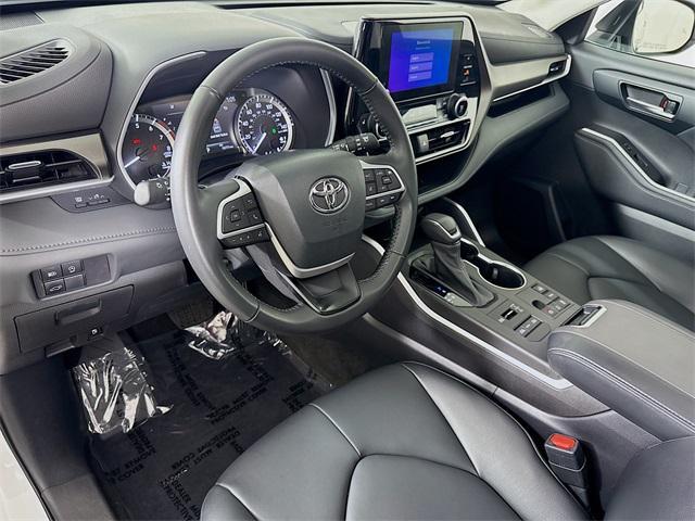 used 2023 Toyota Highlander car, priced at $39,344