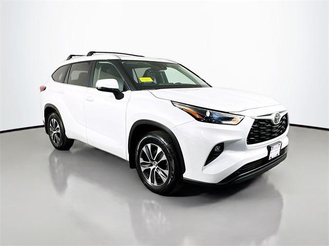 used 2023 Toyota Highlander car, priced at $39,344
