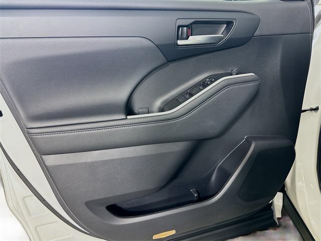 used 2023 Toyota Highlander car, priced at $39,344