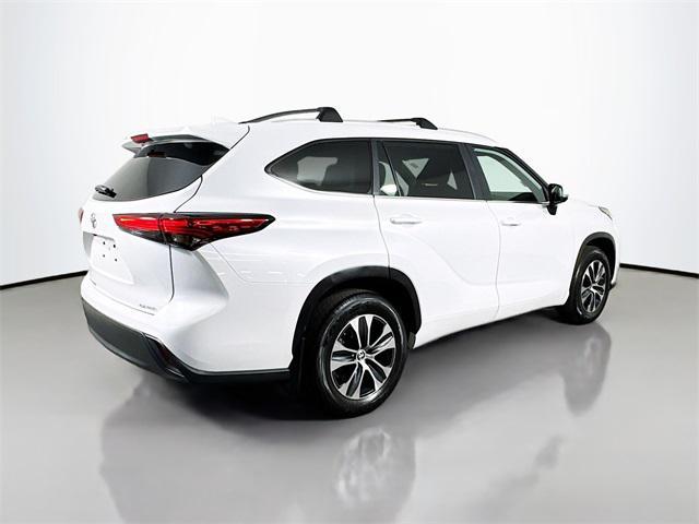 used 2023 Toyota Highlander car, priced at $39,344
