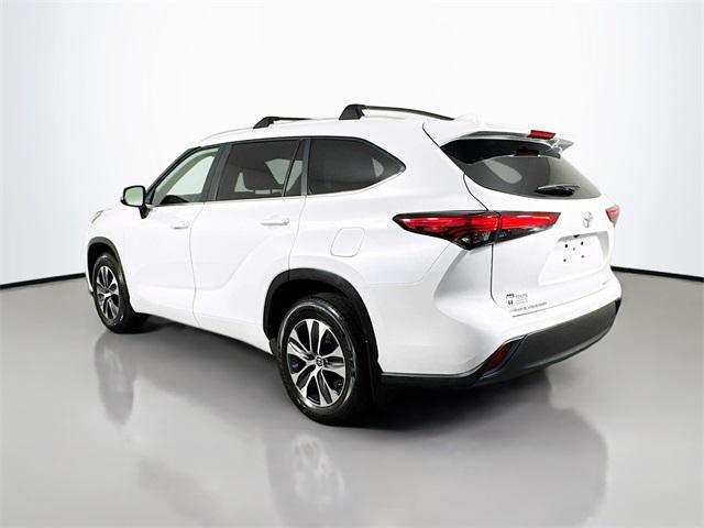 used 2023 Toyota Highlander car, priced at $39,344