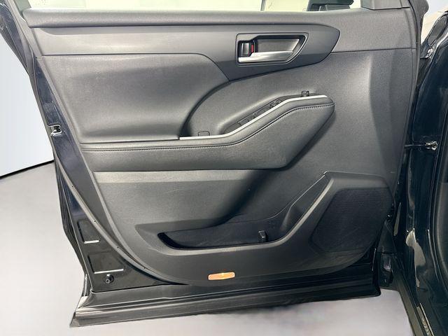 used 2023 Toyota Highlander car, priced at $39,839