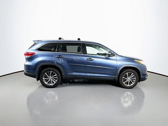 used 2019 Toyota Highlander car, priced at $27,539