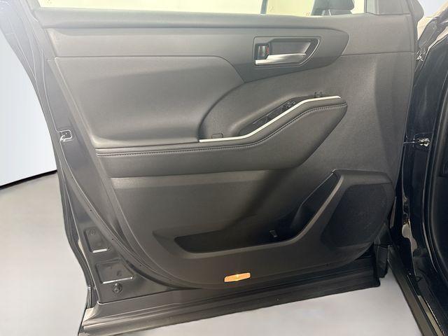 used 2024 Toyota Highlander car, priced at $43,239