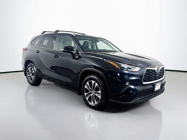used 2024 Toyota Highlander car, priced at $43,239