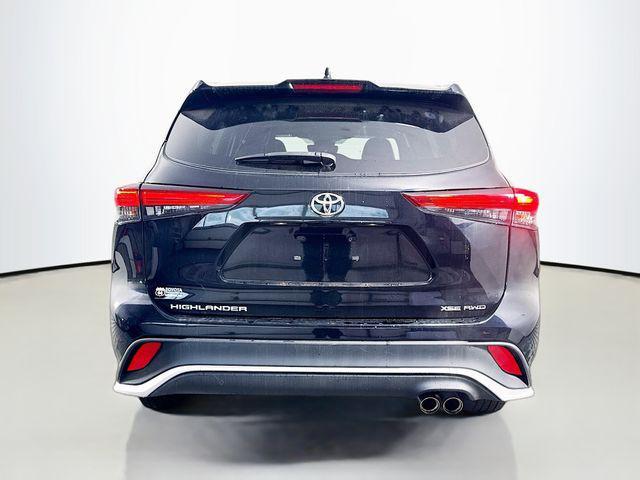 used 2022 Toyota Highlander car, priced at $39,139