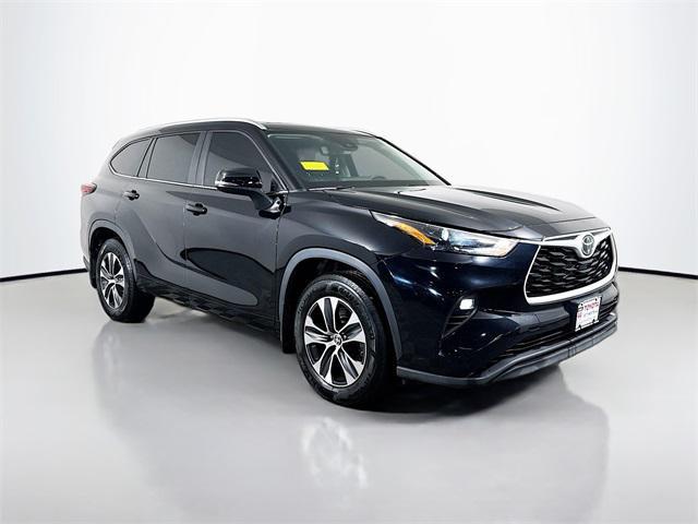 used 2024 Toyota Highlander car, priced at $36,544
