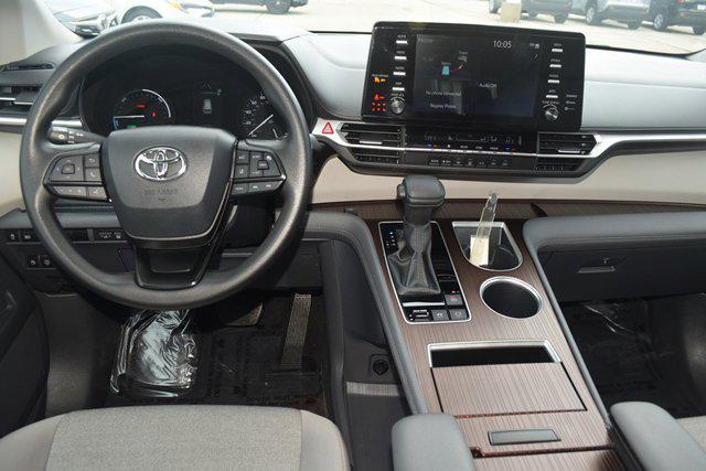 used 2024 Toyota Sienna car, priced at $39,980