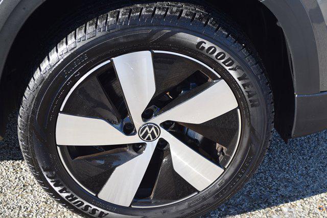 used 2024 Volkswagen Taos car, priced at $19,980