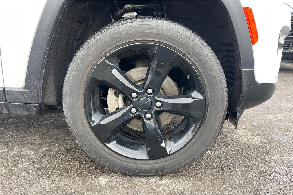 used 2023 Jeep Grand Cherokee car, priced at $33,000