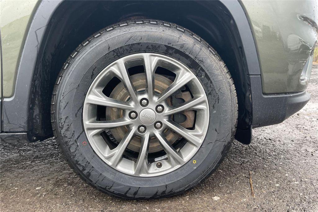 used 2019 Jeep Cherokee car, priced at $16,500