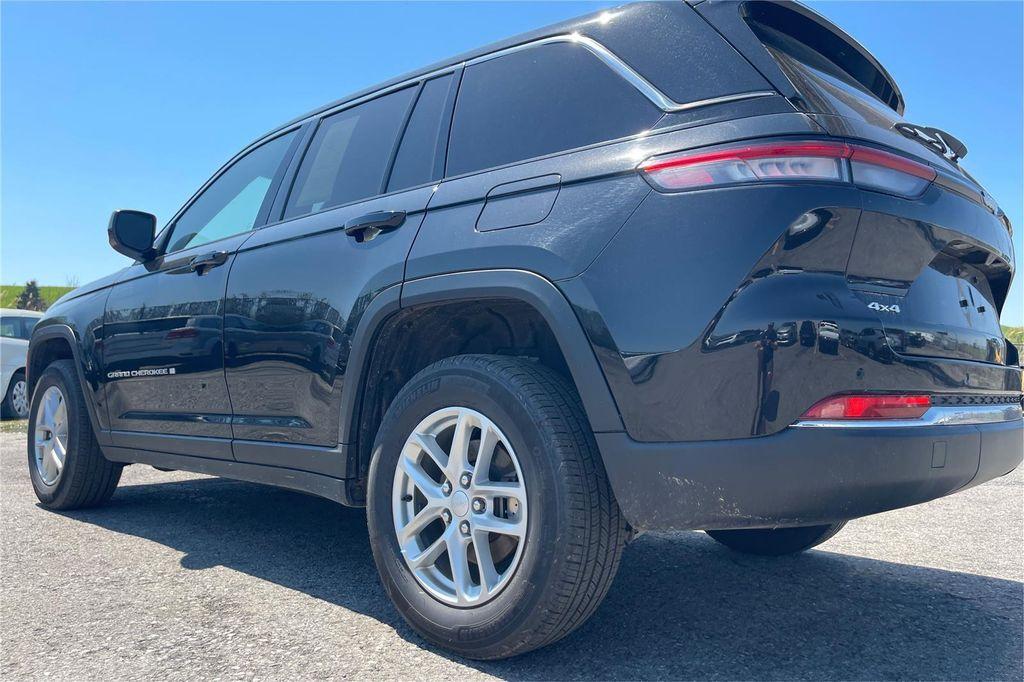 used 2024 Jeep Grand Cherokee car, priced at $32,000