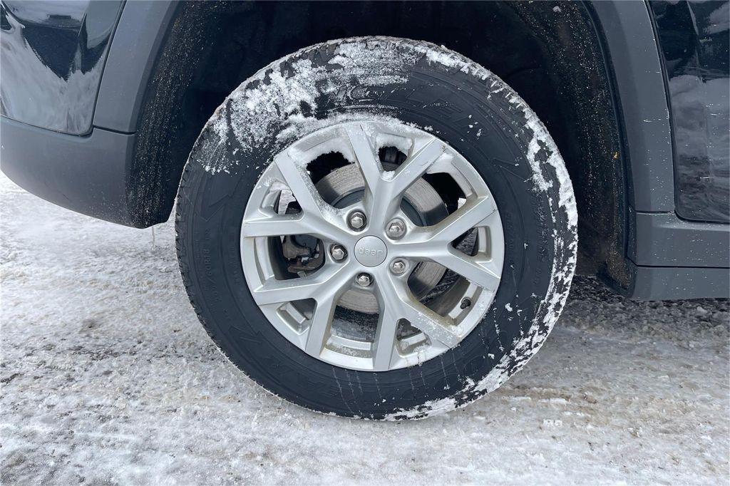 used 2023 Jeep Grand Cherokee car, priced at $32,500