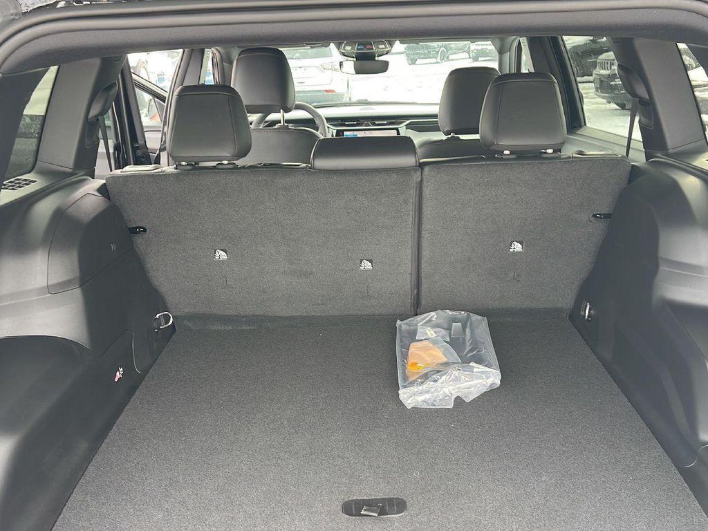 new 2026 Jeep Cherokee car, priced at $43,310