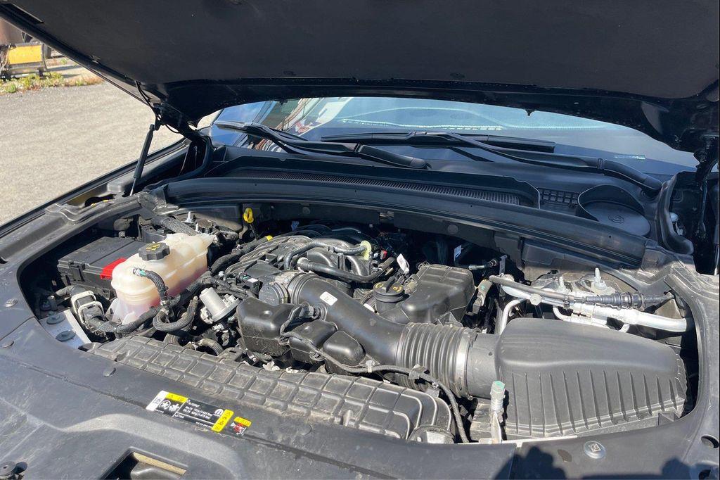 used 2025 Jeep Grand Cherokee car, priced at $39,000