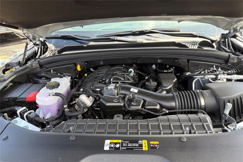 new 2025 Jeep Grand Cherokee car, priced at $47,985