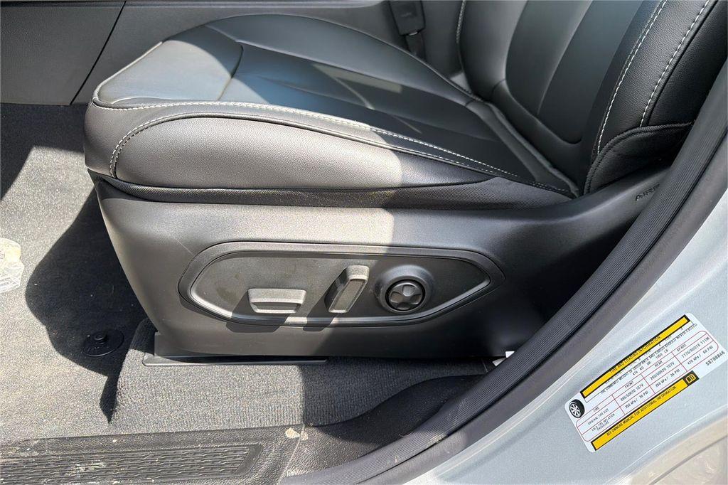 new 2025 Jeep Grand Cherokee car, priced at $47,985