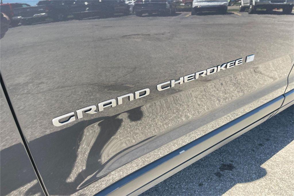 used 2025 Jeep Grand Cherokee car, priced at $31,500